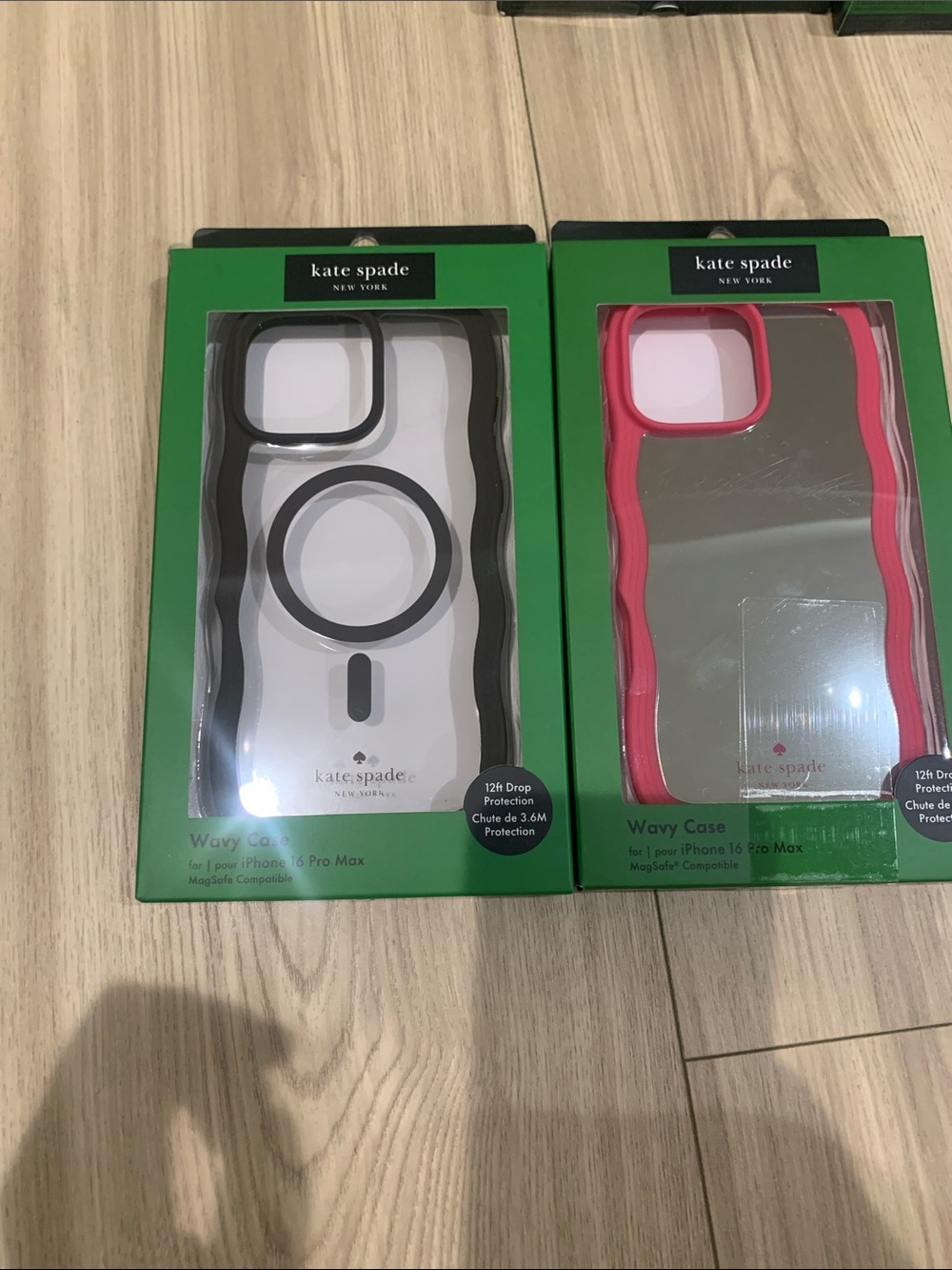 2 kate spade iPhone 16 Pro Max Wavy Cases